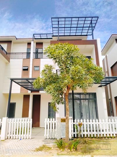 Nhà đẹp hoàn thiện nội thất cơ bản điện nước đầy đủ