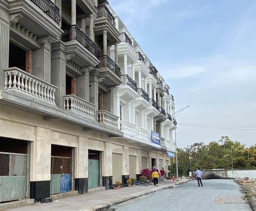Bán gấp căn nhà phố ngay chợ Bình Minh