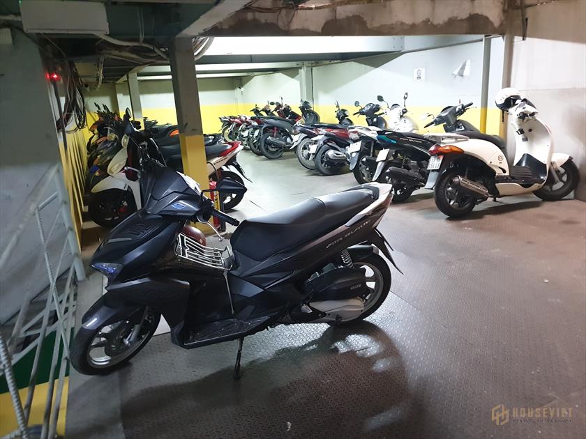 Cho thuê tòa nhà 82 Võ Văn Tần, Quận 3. Nhiều diện tích đa dạng từ 17U