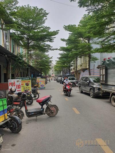 Bán đất mặt chợ Như Quỳnh 56m2, 4 tỷ