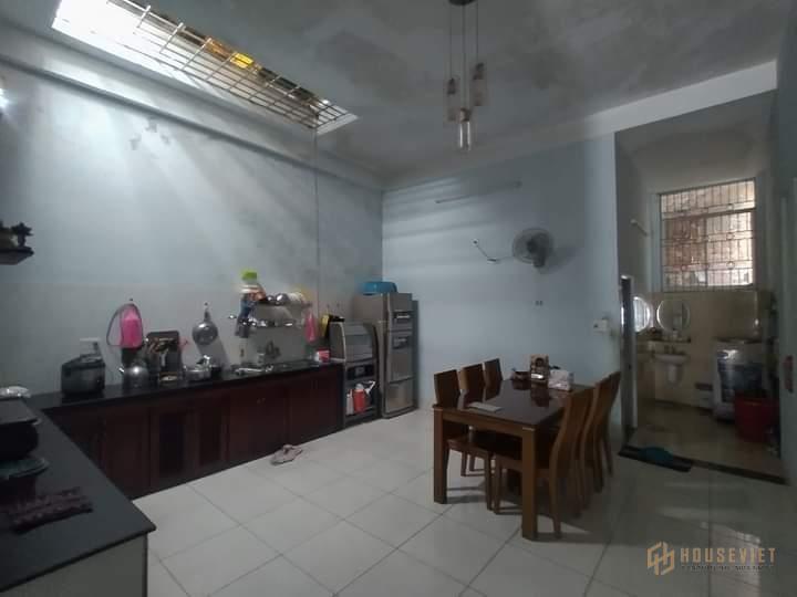 Ngay ngã tư nhà mặt tiền đường Trường Chinh, 126m, 7.85 tỷ