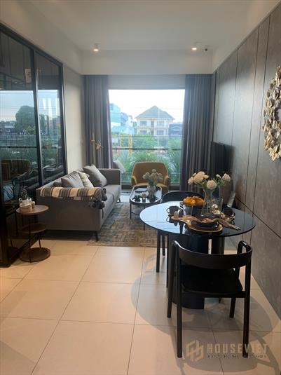 Căn hộ 2pn có ban công view thành phố