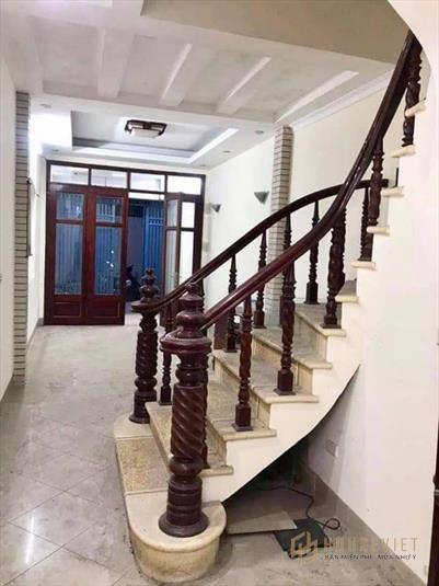 ĐỀN LỪ NGÕ RỘNG HƠN PHỐ - Ô TÔ ĐỖ CỔNG - DOANH THU KHỦNG