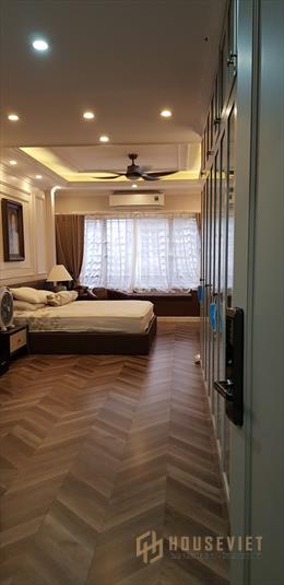 Bán nhà mặt phố Yên Lạc, 6 tầng mặt tiền 4m, giá chào 9.3 tỷ, kinh doanh