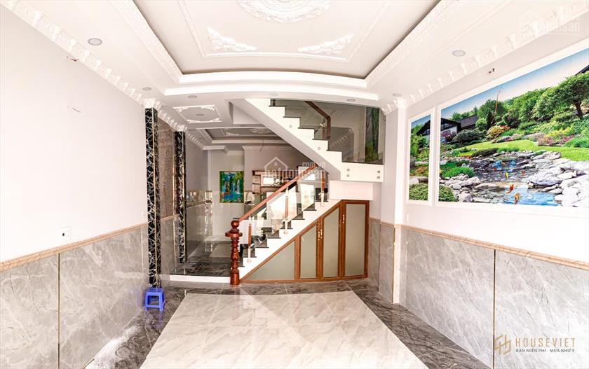 Nhà phố Châu Âu 1 trệt 2 lầu 4PN - 5WC Liên Khu 4 - 5, giá 2.2 tỷ