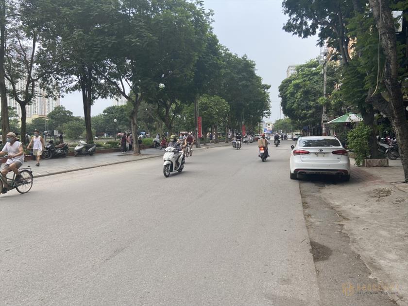Bán nhà mặt Hồ Đền Lừ Hoàng Mai 71m2 mặt tiền 4.8m kinh doanh cực tốt view Hồ cực đẹp