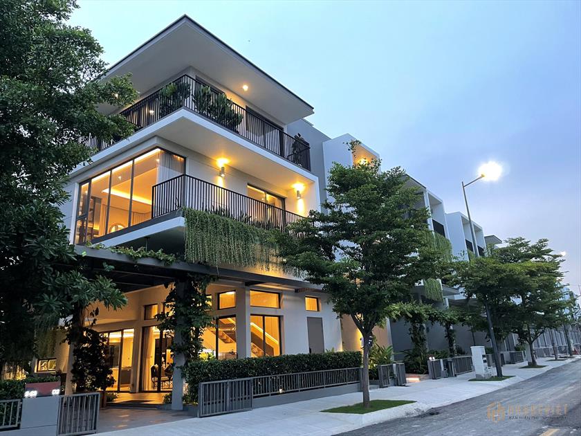 Bán Nhà Phố Biệt Lập Resort tại Bình Dương Giá 1.4 Tỷ Nhận Nhà Vip