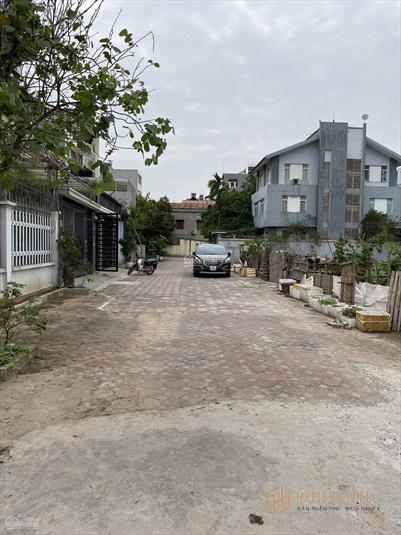 Bán đất đường ô tô 7 chỗ Ngô Xuân Quảng, DT: 82m2, MT: 5m, giá: 55tr/m2.