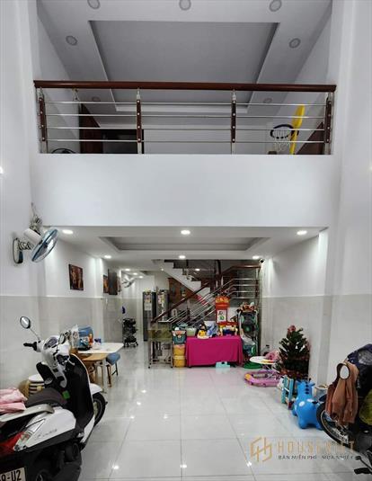 Nhà 3 tầng, xe hơi đỗ cửa Âu Cơ, cạnh ĐH Văn Hiến, 5.5 tỷ