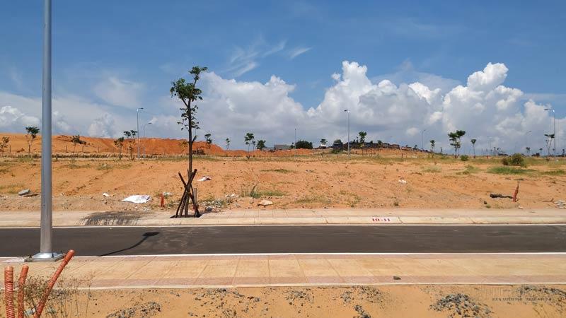 Tôi cần bán gấp lô 2 mặt tiền view biển DA Sentosa Villa giá 13 triệu/m2/250m2