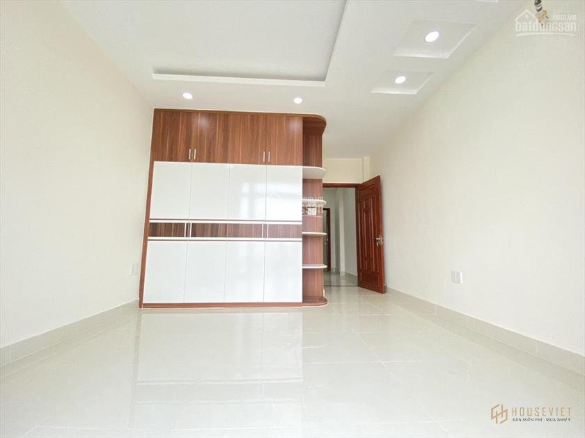 BÁN NHÀ HẺM XE HƠI GẦN NGÃ TƯ BÌNH TRIỆU, THỦ ĐỨC. DT 110M2, 5 TỶ 7 NHÀ 3 TẦNG, MỚI XÂY, BANK 70%