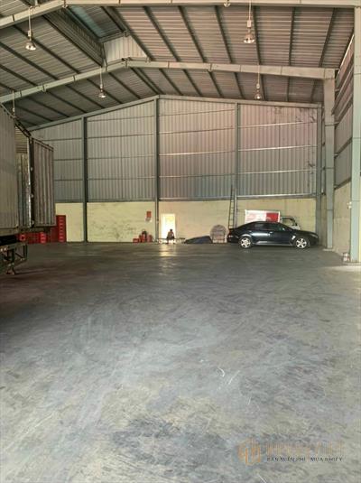 Cho thuê kho mặt tiền đường lớn gần cảng Cát Lái container di chuyển