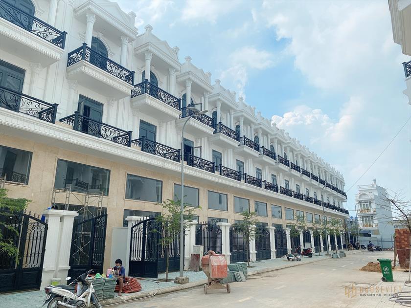 Bán nhà phố mặt tiền Hà Huy Giáp, Q12, 1 trệt 1 lửng 3 lầu giá 5,55 tỷ