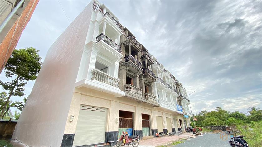 Nhà chuyển nhượng ngay mặt tiền chợ thị xã Bình Minh