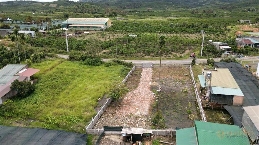 Bán gấp miếng đất mặt tiền Đinh Công Tráng 762m2, giá ban 775tr
