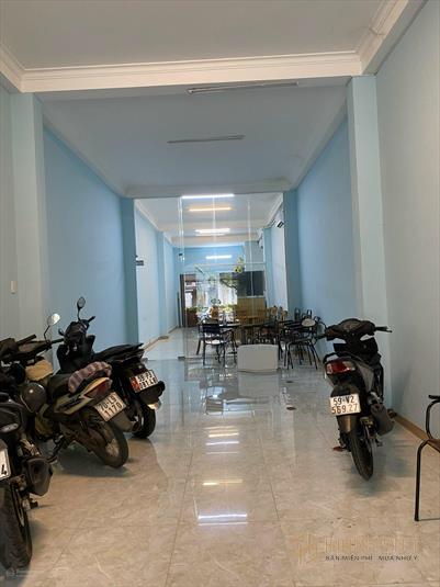 Chủ ngộp ngân hàng bán nhà mặt tiền Cộng Hòa, Phường 13, 141m2