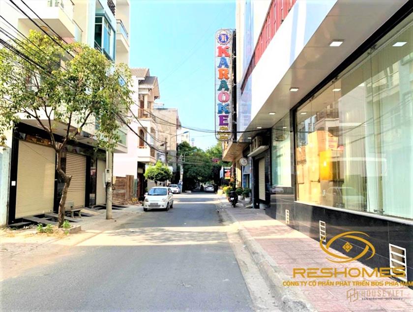 Cho thuê mặt bằng siêu vip, Góc 2 mặt tiền 5 tầng gần 1000m2 sàn sdung
