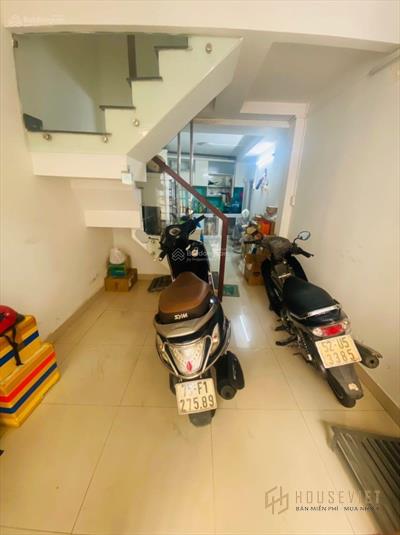 Trần Hưng Đạo Quận 1 - Chỉ 3 tỷ x - 32m2 - 3 tầng hoàn công - 4 phòng