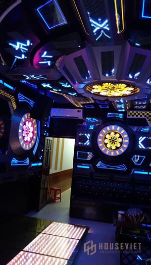 Bán quán Karaoke 165m2; nằm ngay chợ Phú Thọ doanh thu tốt giá 10 tỷ.