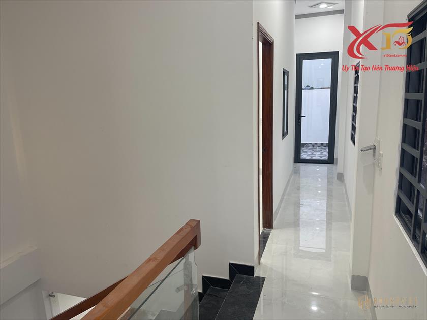 Bán nhà đẹp 1 Trệt 1 Lầu, đường hai xe hơi né nhau Phường Bửu Long