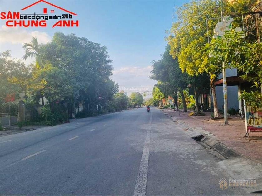 Bán nhà đất, tặng nhà 2 tầng khu 6 - phường Yên Giang