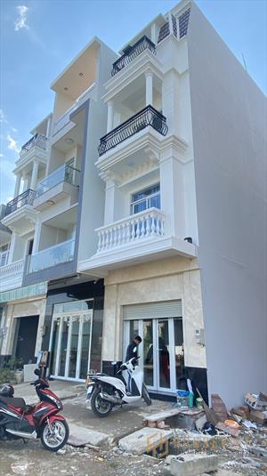 Nhà phố thương mại, cực kỳ giá trị, 80m2, 4 tầng, view chợ mới.