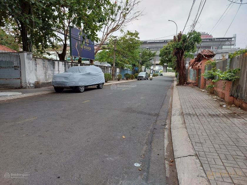 Kẹt tiền ngân hàng chính chủ bán gấp đất 2MT thích hợp làm Building