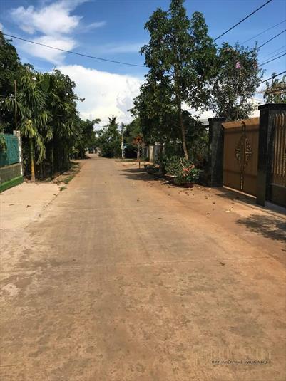 Cần tiền cho con đi du học nên cần bán gấp lô đất 2300m2 giá 550tr