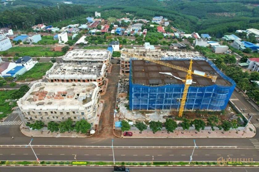 Phước Long Unique Center - mặt tiền đường Nguyễn Tất Thành - 741