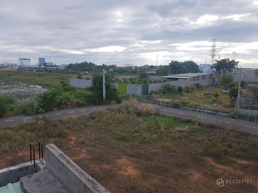 Tìm nhà đầu tư cho lô đất 3 mặt tiền đường full 1536m2 thổ cư, liên hệ
