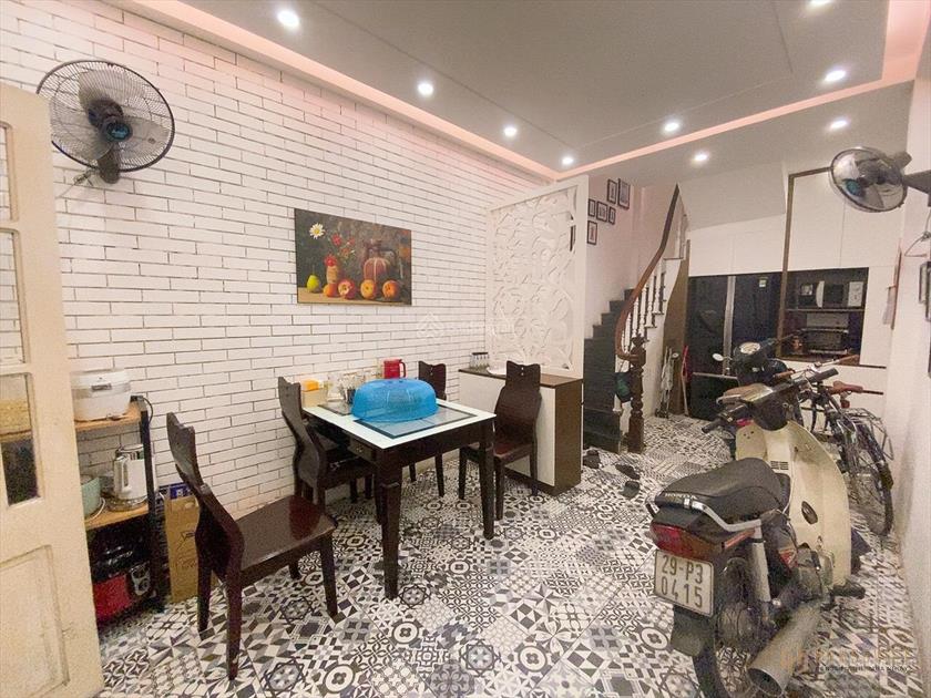 Chính chủ bán nhà 5 tầng phường Kim Mã, Ba Đình, thuận tiện di chuyển