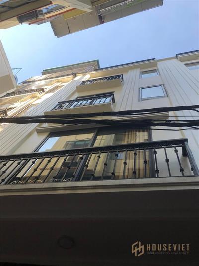 Nhà phân lô trần thái tông nhà mới 40m2- 5 Tầng- 4,5 mt